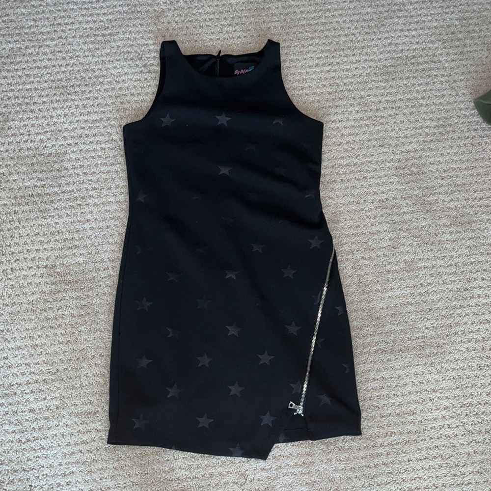 Star dress with zipper on the side